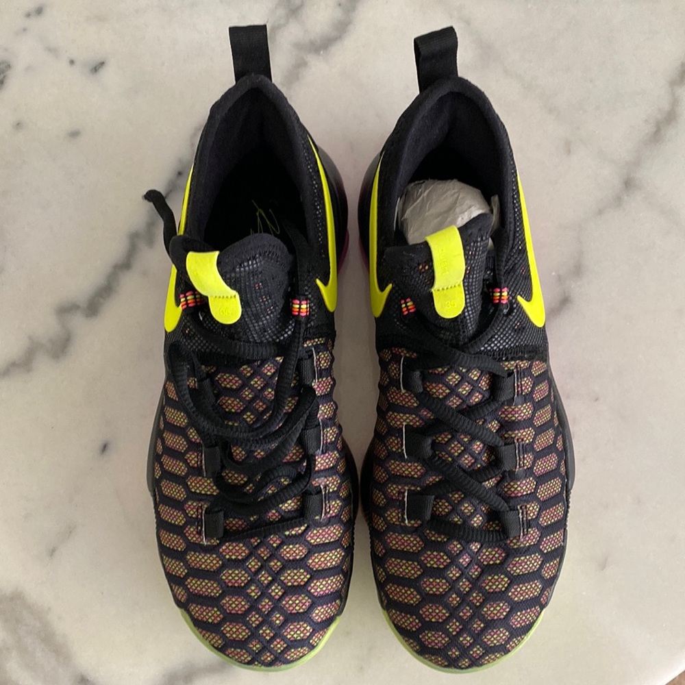 KD kids Shoes Size 3.5